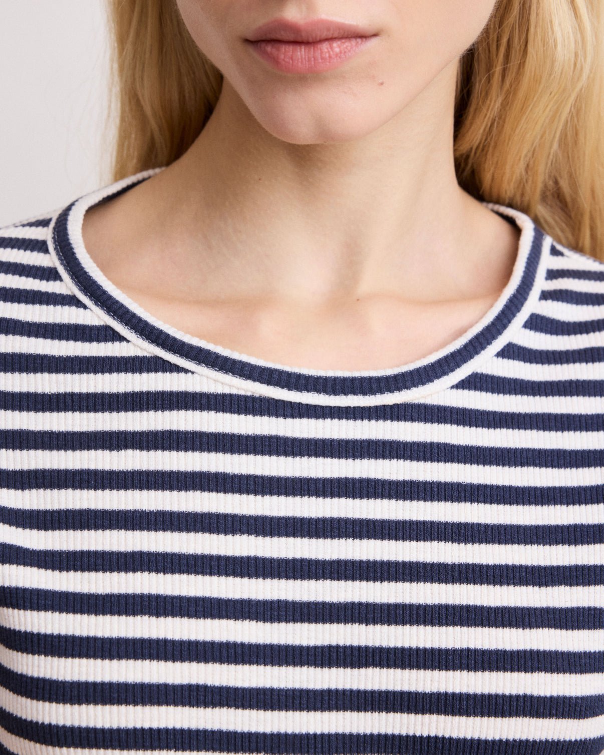 Teofila T-Shirt - Ecru & Navy - Joy