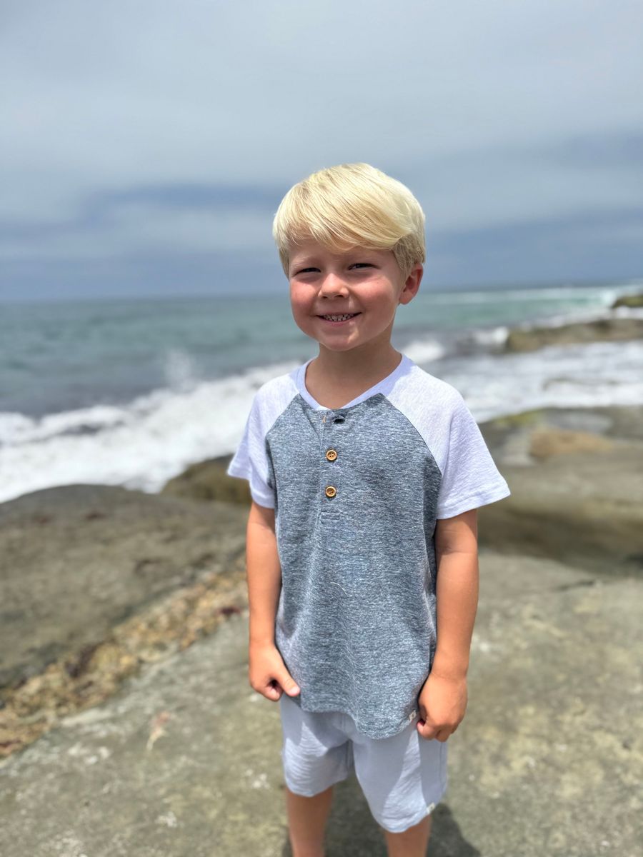 BEACON Heathered Navy Raglan Henley - Joy