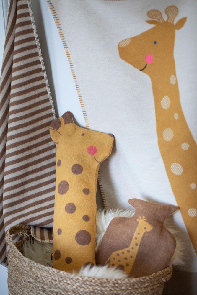 Giraffe Puppet/Blanket Set - Joy