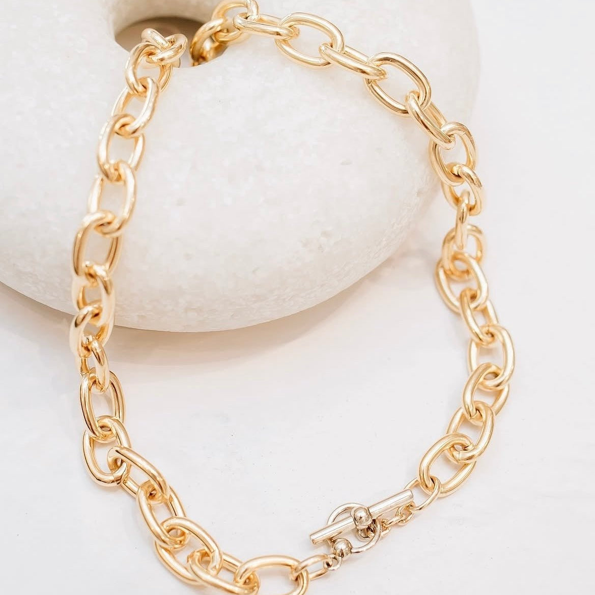 Gold Oval Links Toggle Necklace - Joy Gift Shoppe