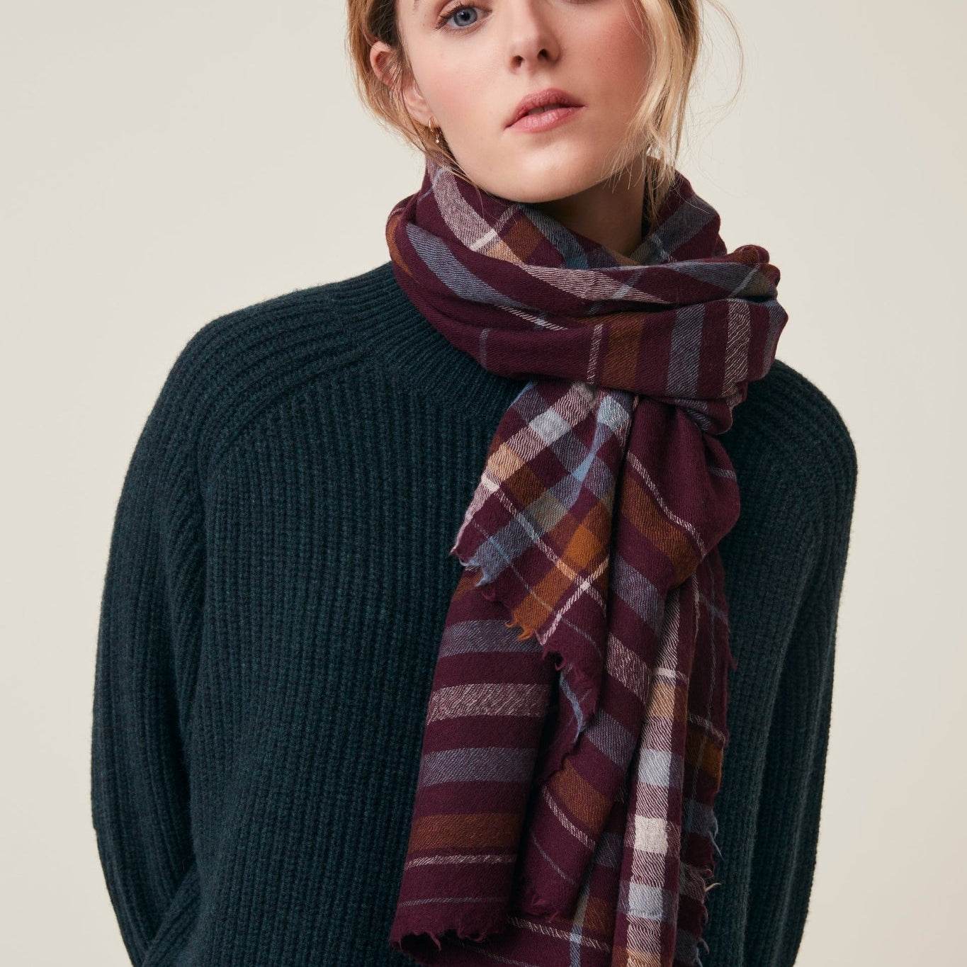 Nella Scarf N°853 Taffeta - Joy Gift Shoppe