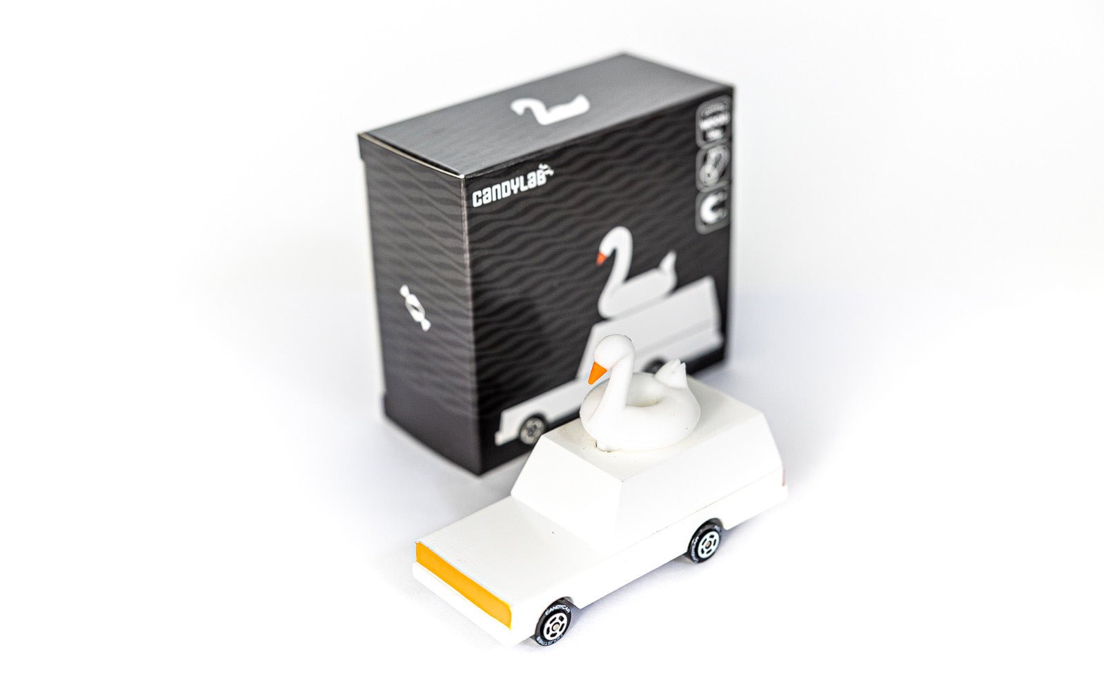 CandyLab White Swan Wagon - Joy